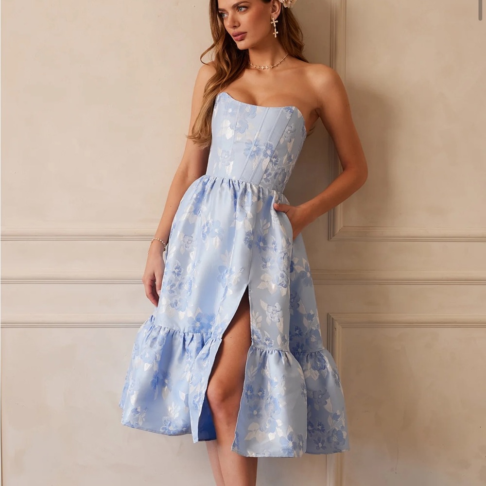 V chapman Virginia dress chambry blue